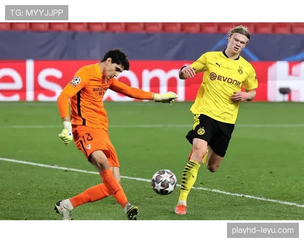 Osimhen在4-3-3阵型中表现稳健，助球队冲击联赛冠军展现领袖气质