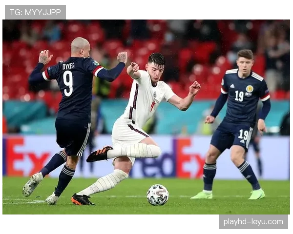 乌加特 vs 赖斯：现代防守中场的两种模板