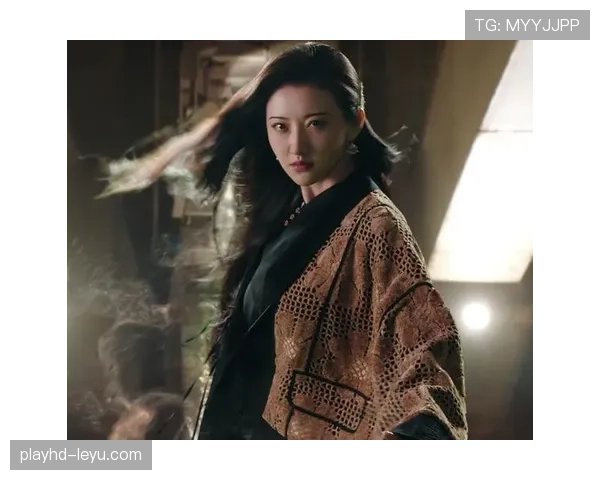 侯志慧外出逛街就像换了个人，健身房里那个女王形象瞬间崩塌