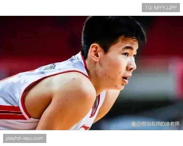 郭昊文出门像名流，回家像合租室友，这反差真绝